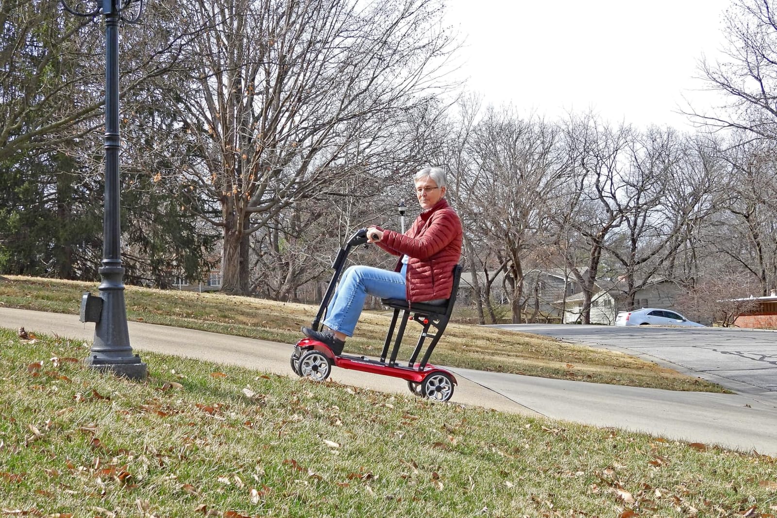Aotedor Lightweight Mobility Scooter for Seniors, 36 lbs, 22-Mile Range customer photo 2