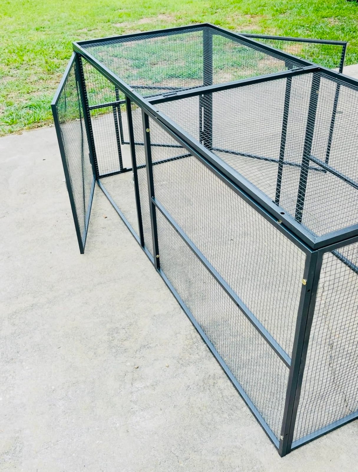 GUTINNEEN Large Chicken Coop with Wheels, Expandable Mobile Outdoor Chicken House, Hen House Poultry Cage with Nesting Box, Leakproof Pull-Out Tray & UV-Resistant Roof – Brown customer photo 2