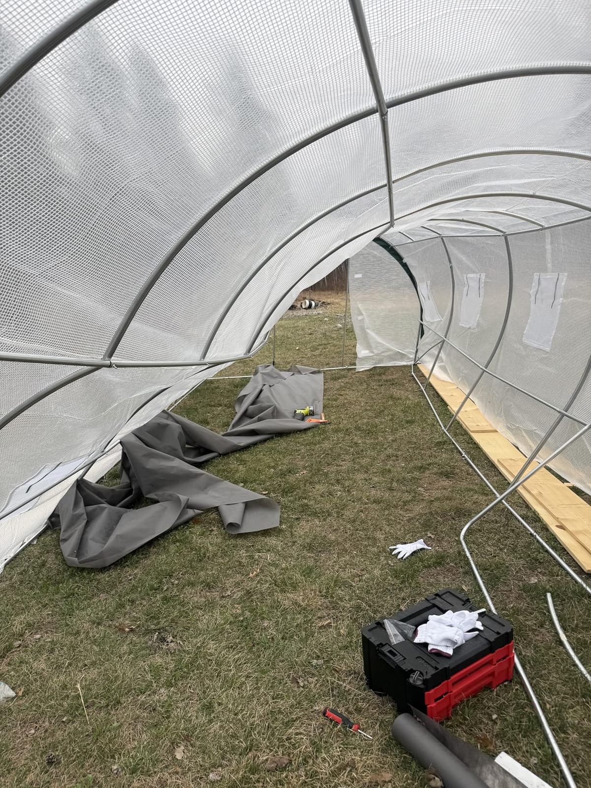 Quictent 25x10x6.6FT Tunnel Greenhouse for Outdoors with 2 Hinged Doors customer photo 1