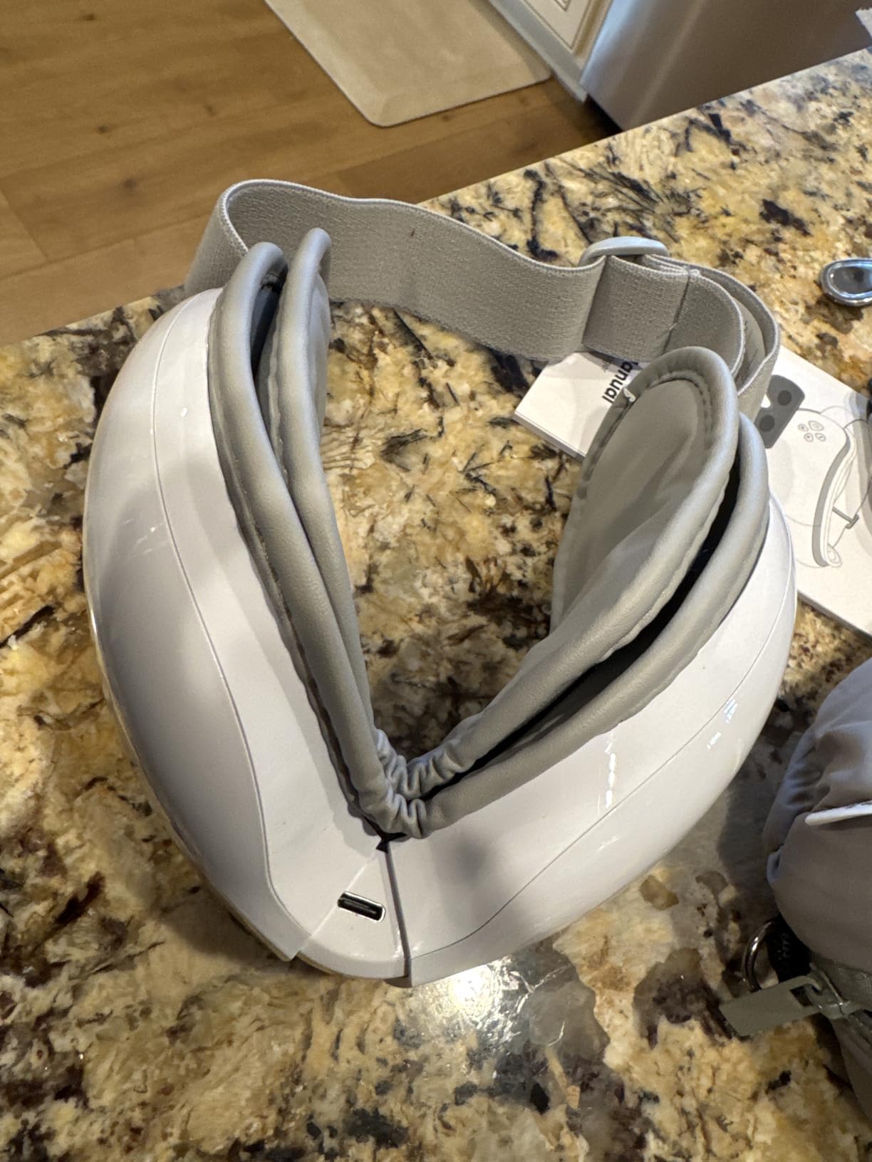 BOB AND BRAD Zero Pro Ultra-Quiet Eye Massager with Heat and Cooling, FSA Eligible/HSA Heated Eye Mask, Lightweight Eye Massager with Scroll Button for Migraine Dry Eyes Relief, Gifts for Women Men customer photo 2