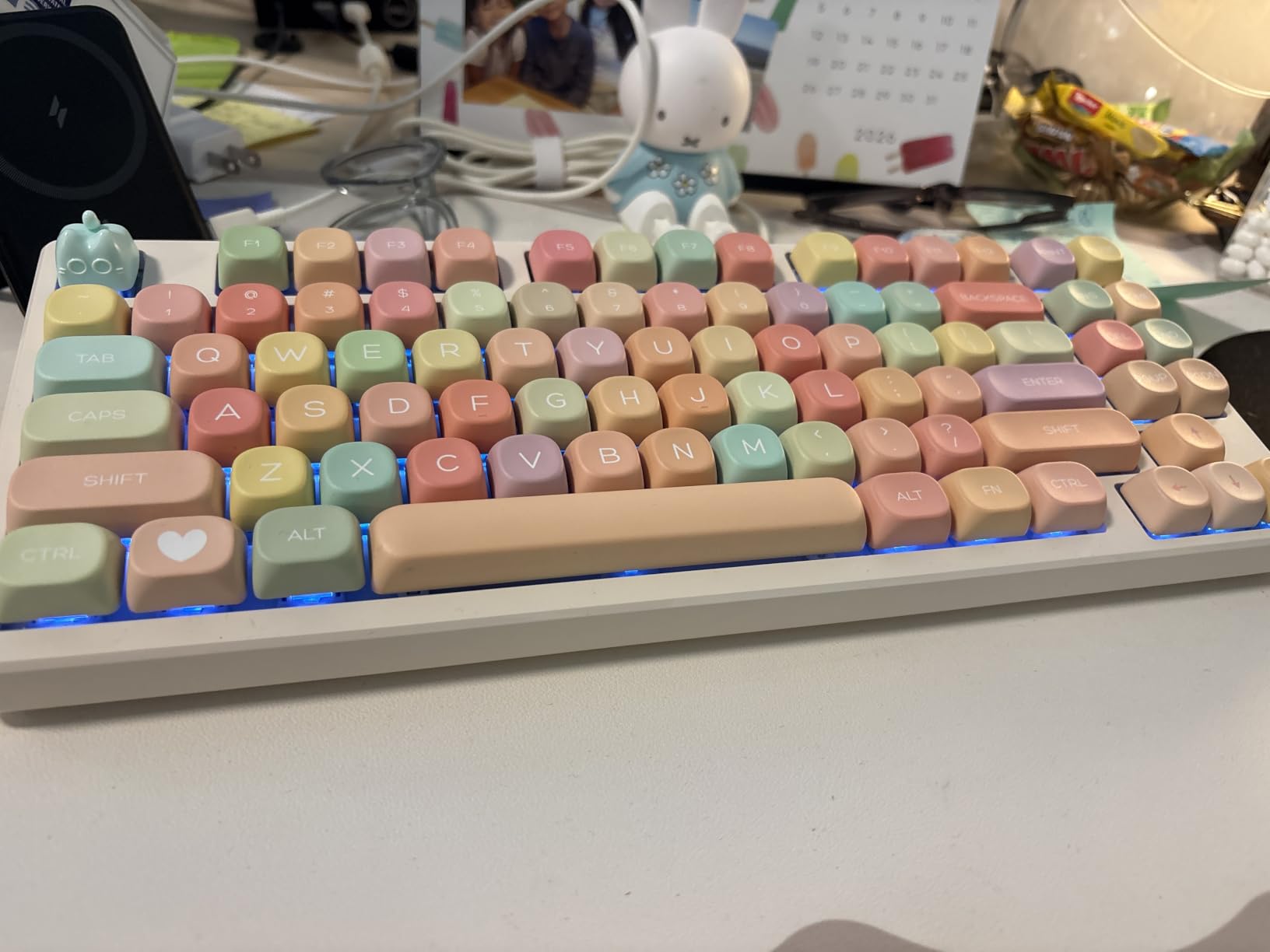 Kisnt KN85 Wireless Silent Mechanical Keyboard, 75% Layout, Bluetooth/2.4GHz/USB-C, Custom RGB Backlit, Hot Swappable, Quiet Typing for Windows/Mac/PC (Berry Red) customer photo 1