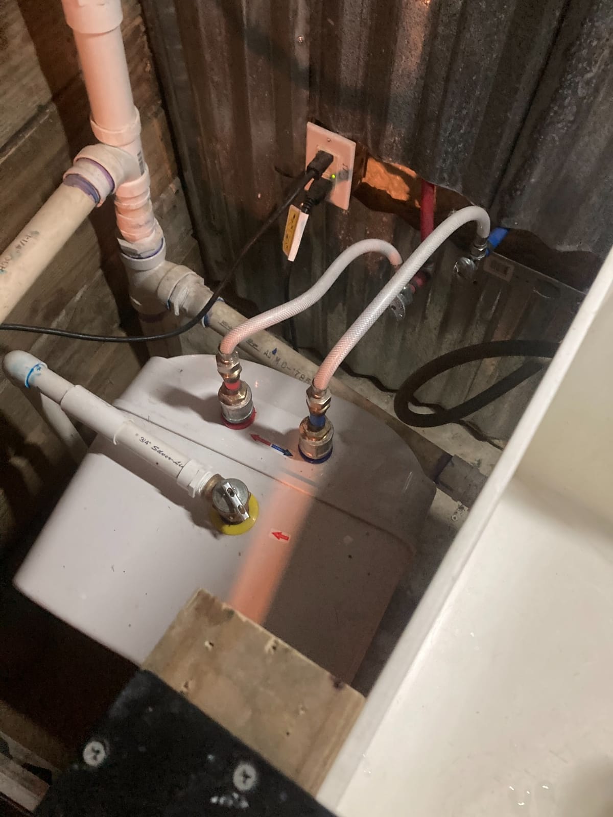 CAMPLUX Tankless Water Heater Electric 6kW at 240 Volts, Point of Use Instant Hot Water Heater CSA Approved with Temperature Display, Under Sink Self Modulating Technology, White customer photo 2
