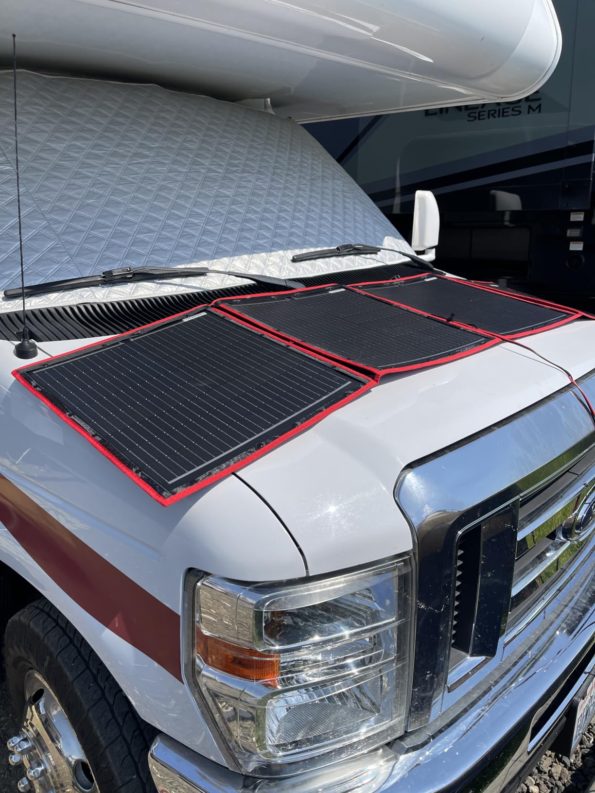 DOKIO 300W Foldable Solar Panel Kit with PWM Controller and USB Ports customer photo 2