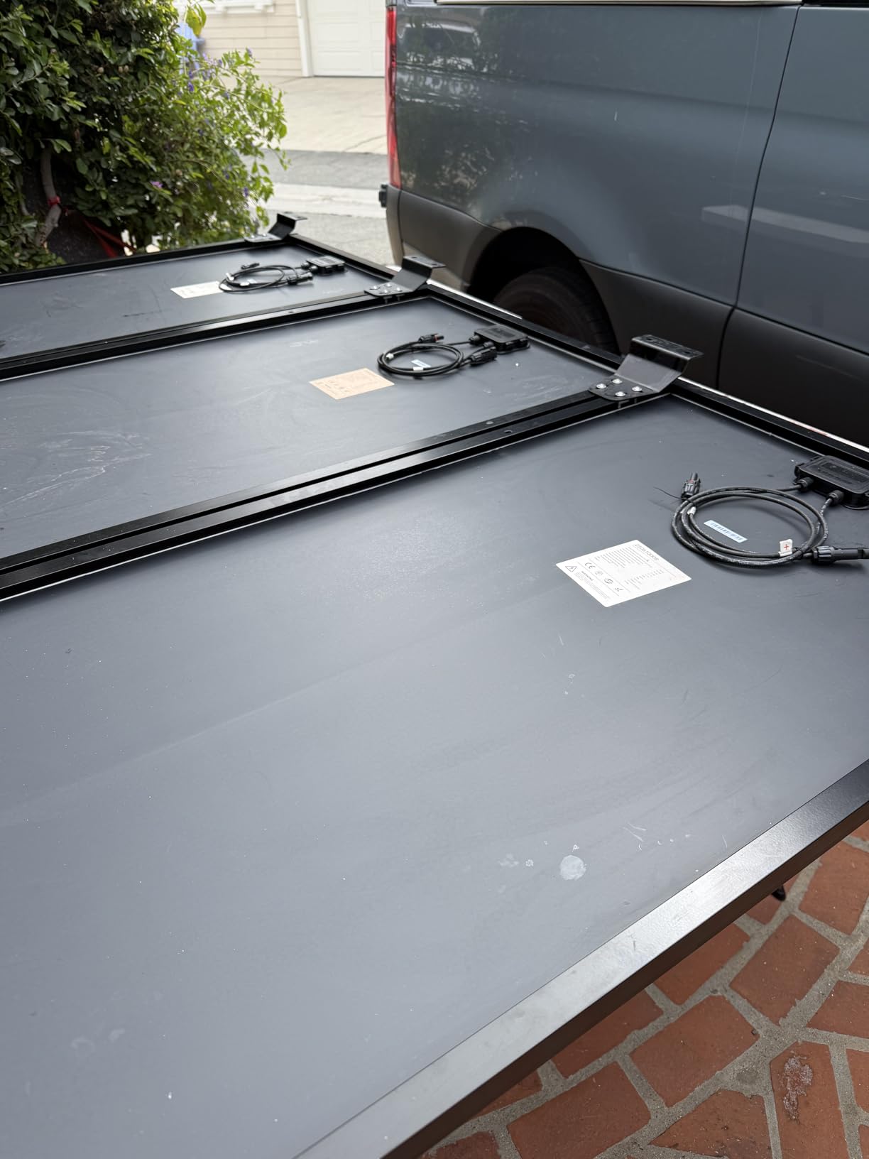 BLUETTI Solar Generator Elite 300 & 2x200W Solar Panel 3014.4Wh LFP Battery customer photo 1