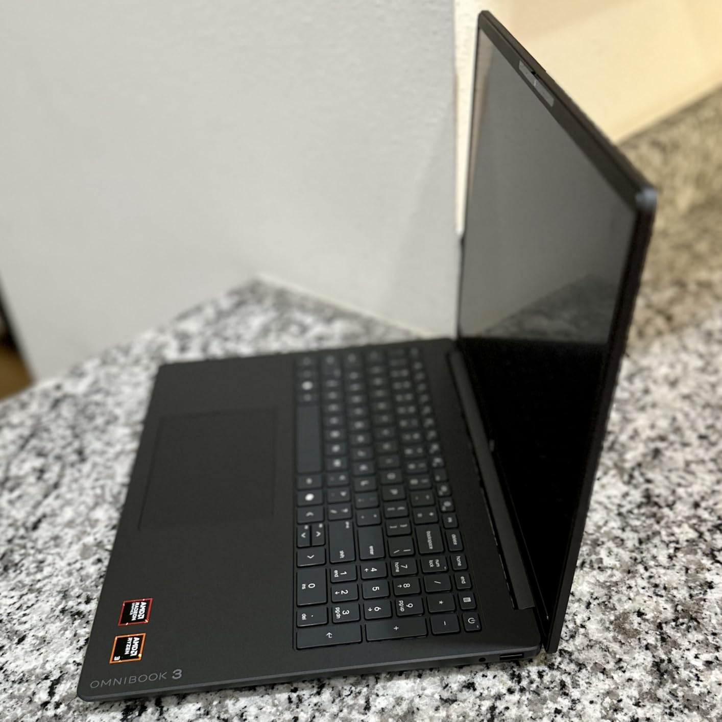 HP OmniBook 3 16 inch Laptop PC, 2K Touchscreen, AMD Ryzen 3 30, 8 GB RAM, 256 GB SSD, AMD Radeon 610M GPU, Windows 11 Home, Mica Silver, 16-by0199nr customer photo 2