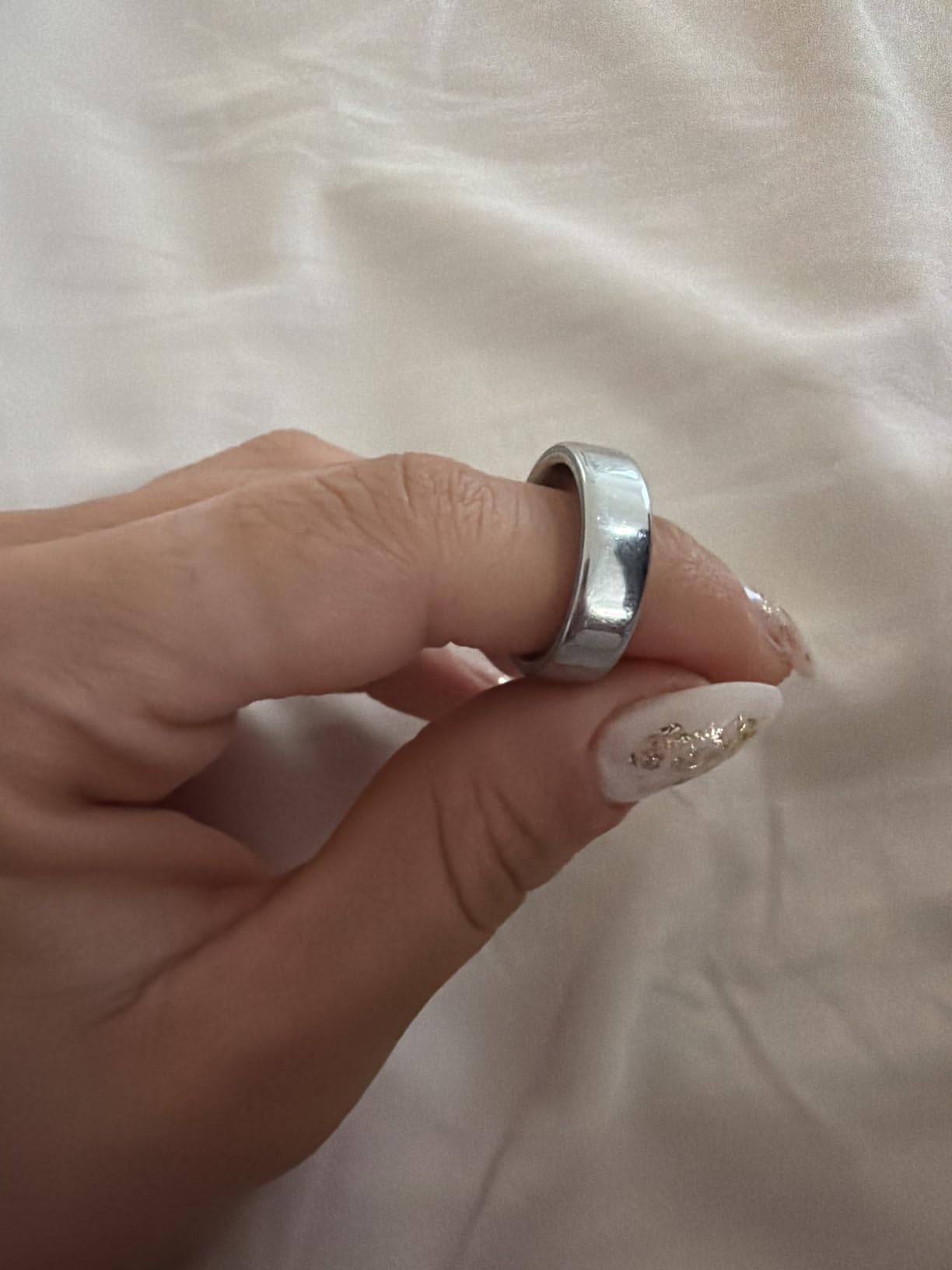 Oura Ring 5 Smart Ring - Silver - Size 10 - Fitness & Sleep Tracker customer photo 1