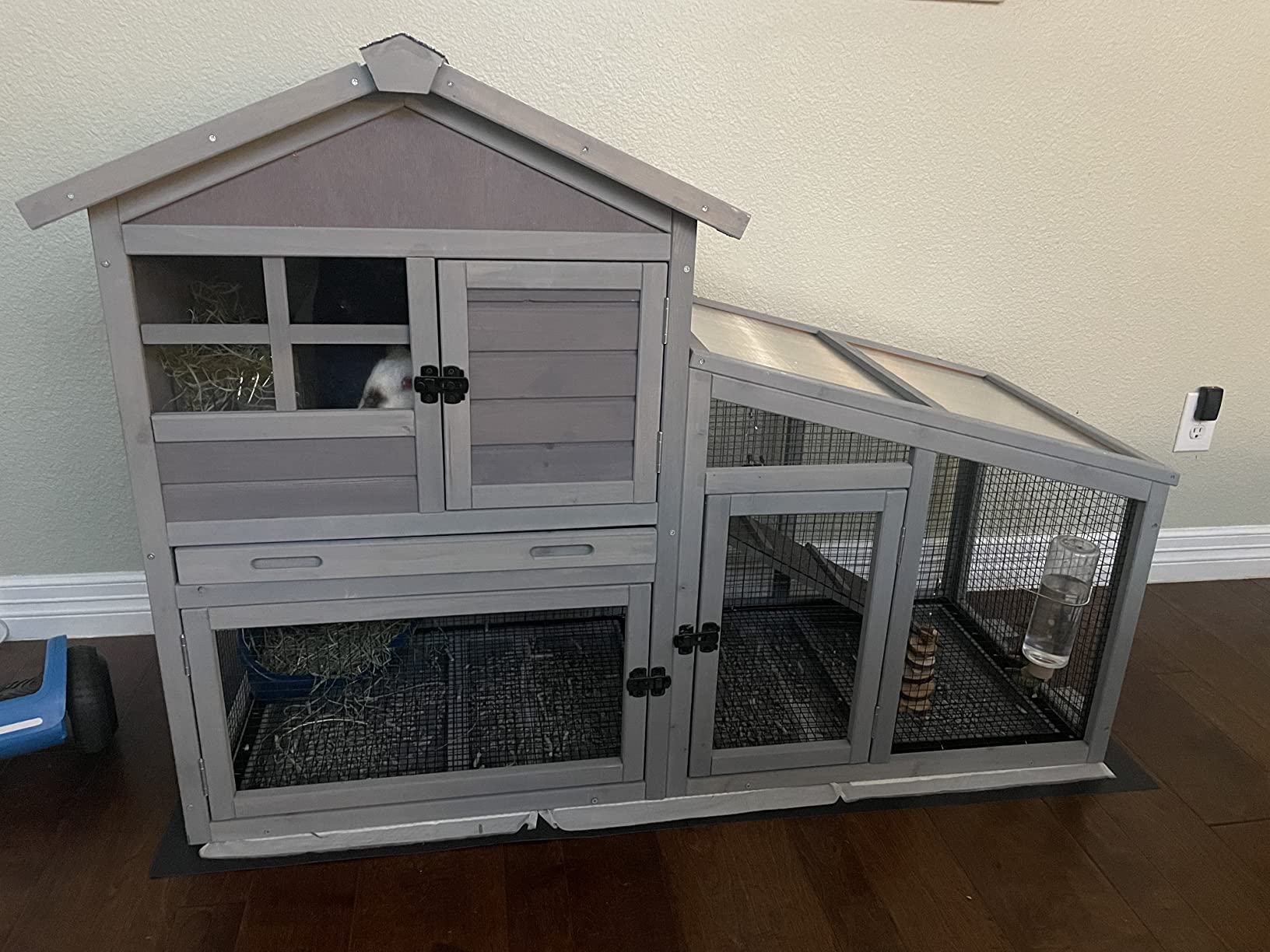 Wooden Chicken Coop, Large Chicken Tractor with Wheels, Weatherproof Hen House with Nest Box and Removable Tray, Mobile Poultry Hutch for 2-4 Chickens, Rabbits & Ducks (Brown) customer photo 1