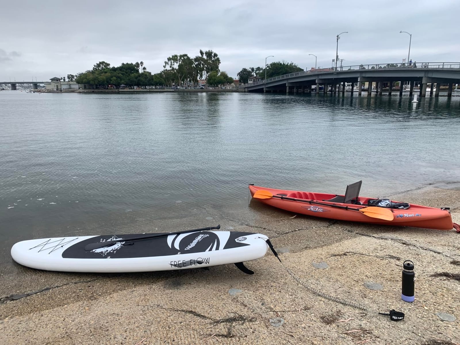 SereneLife XL Inflatable Stand Up Paddle Board - Extra-Wide, Pet & Family-Friendly SUP for Adults, Kids & Pets - Non-Slip Deck, Stable Design, Premium Accessories - 350/440/485 lbs Capacity customer photo 1