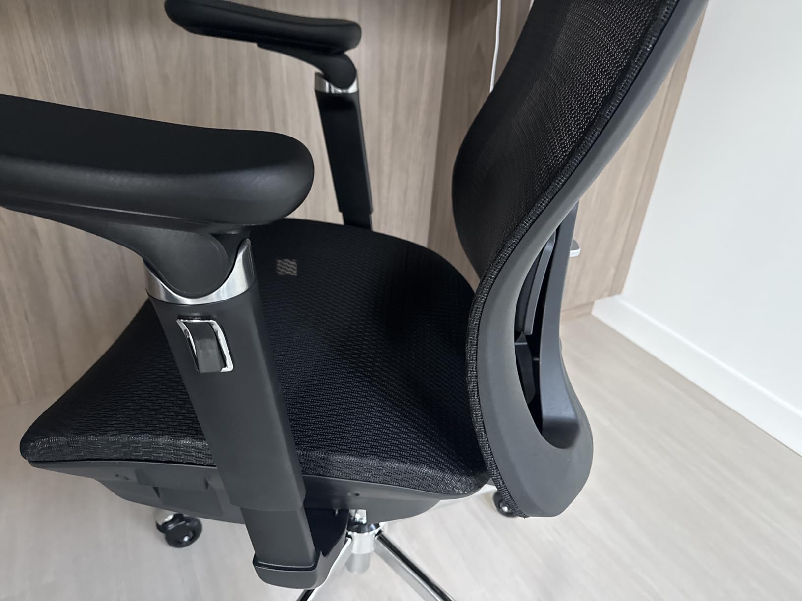 Marsail Big and Tall Mesh Ergonomic Office Chair with 6D Armrests - 6-level lumbar support, sliding seat depth, high-elastic mesh seat, 3D headrest, 4-position recline, adjustable seat height=