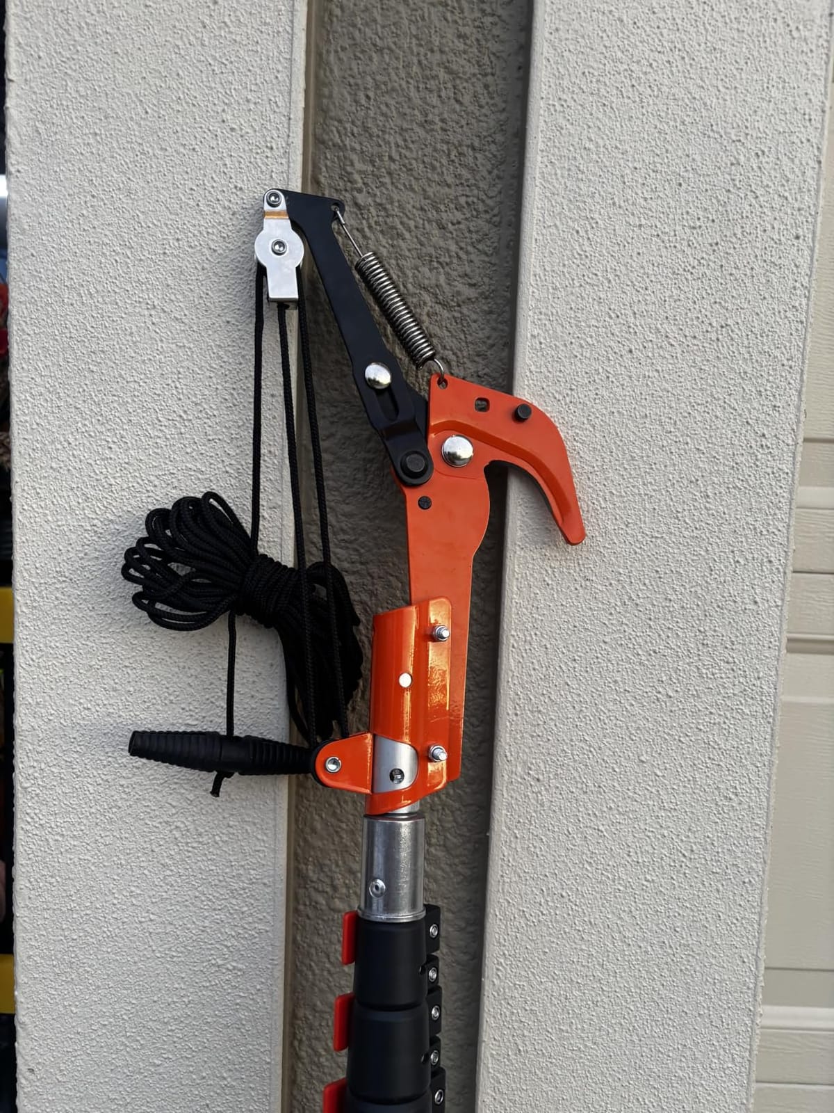 30FT Reach Manual Pole Saw, Tree Trimming Pruner with 5-24 FT Extendable Flip & Screw Dual Lock, Adjustable Long Handle High Reach Cutter for Yard & Garden customer photo 1
