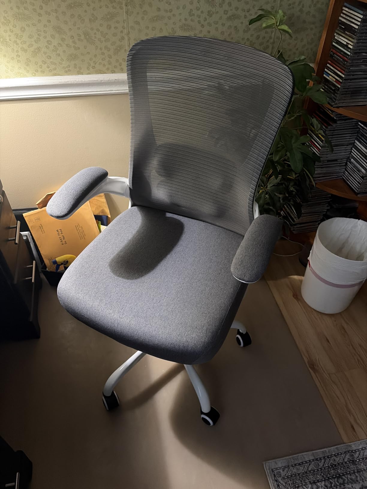 Ergonomic Office Chair for Long Hours, Padded Lumbar Support for Lower Back Relief, 330 lb Capacity, Comfortable Computer Desk Chair for Home Office, Computer & Study (Modern, Light Gray) customer photo 1