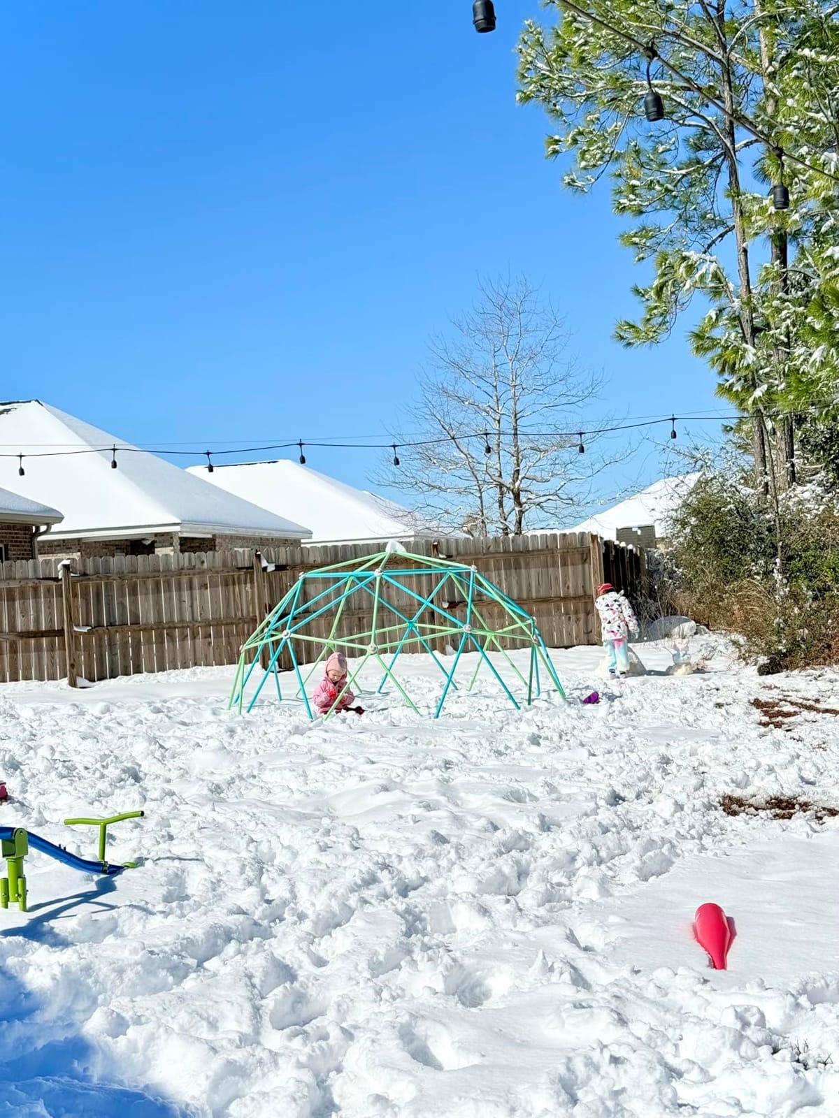 Zupapa 10FT Climbing Dome, Outdoor Jungle Gym for Kids with Climbing Grip - Geometric Dome Climber Outdoor Playset and Easy Assembly Outdoor Play Equipment for Kids (Blue, 10FT) customer photo 1