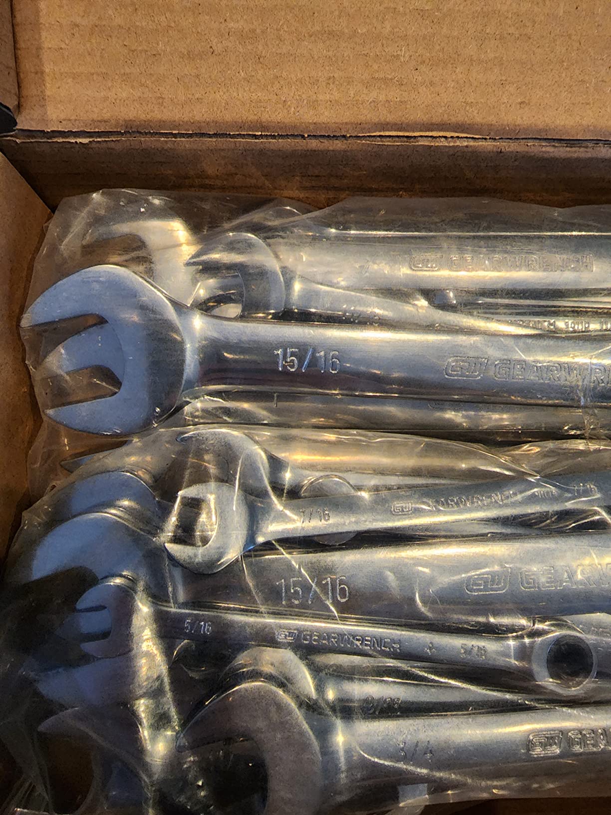 GEARWRENCH 30 Piece 12 Pt SAE/mm Ratcheting Combination Wrench Set| 86702 customer photo 1