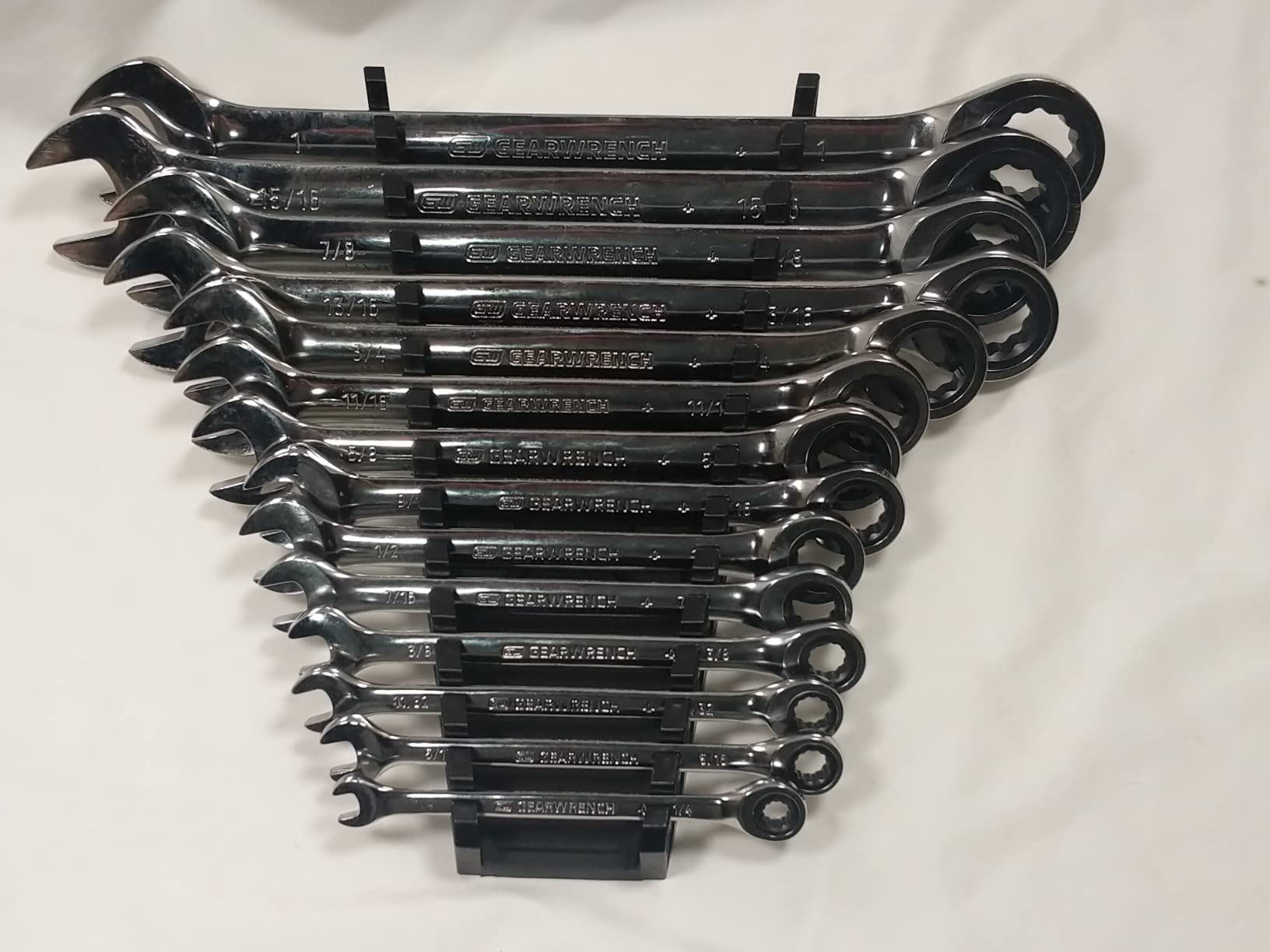 GEARWRENCH 30 Piece 12 Pt SAE/mm Ratcheting Combination Wrench Set| 86702 customer photo 2