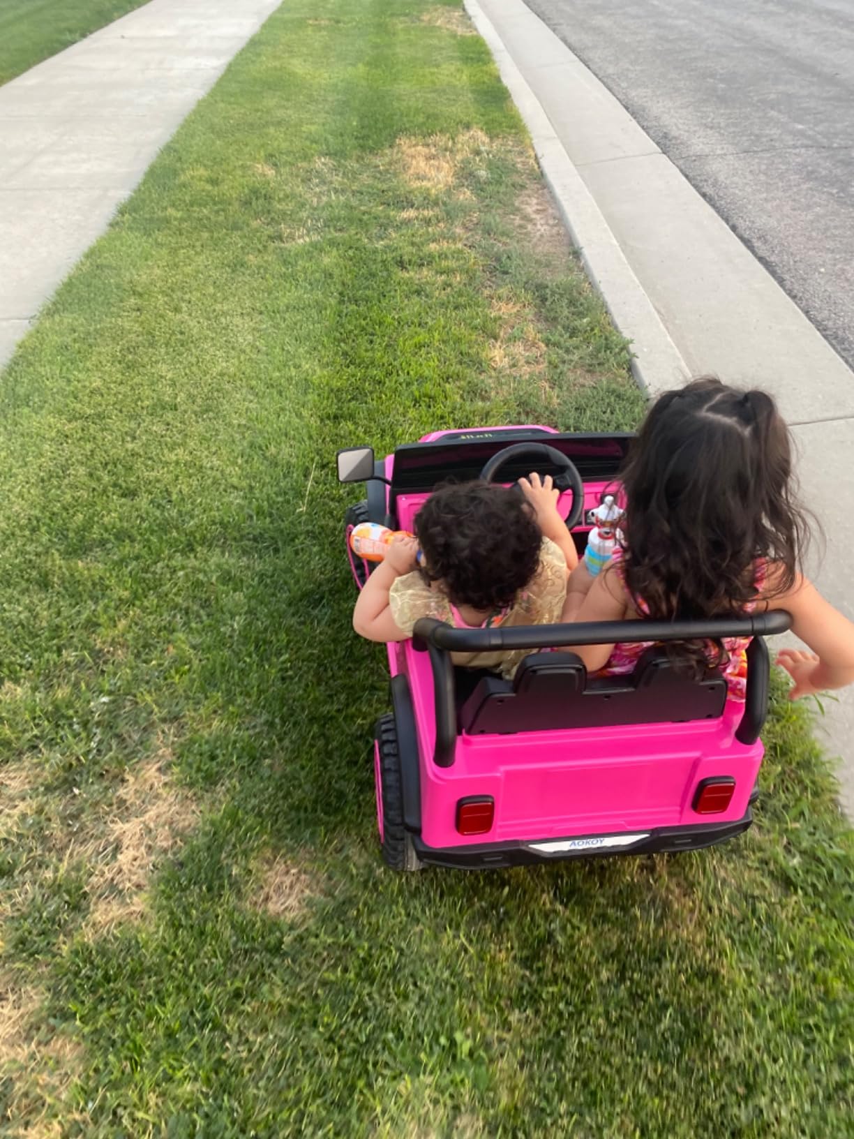 24V Kids Off Road UTV, Battery Powered Ride On Car with Parental Remote customer photo 2